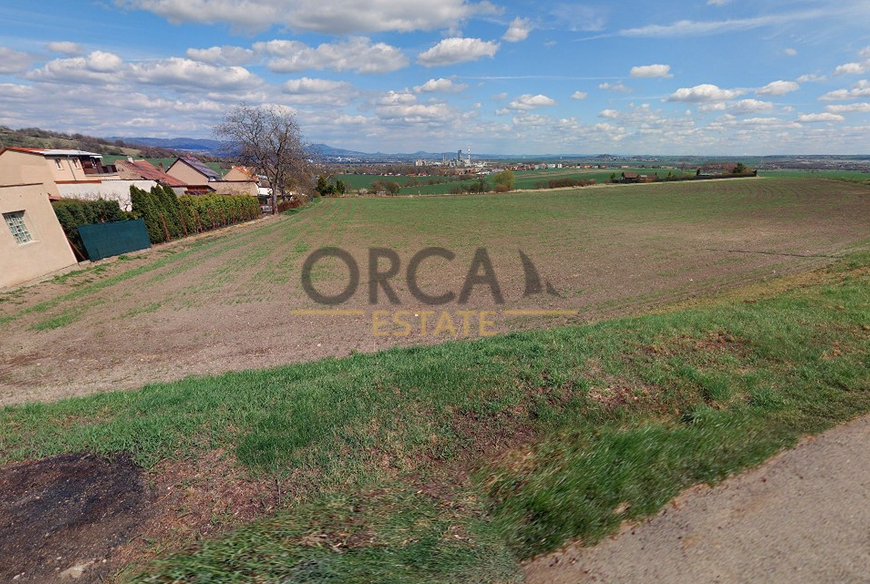 Prodej podílu 1746 m2 na pozemku v k.ú. Jenčice