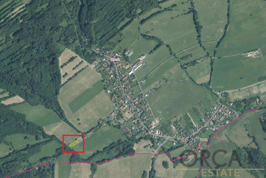 Prodej podílu 1164 m2 na pozemku v k. ú. Straník