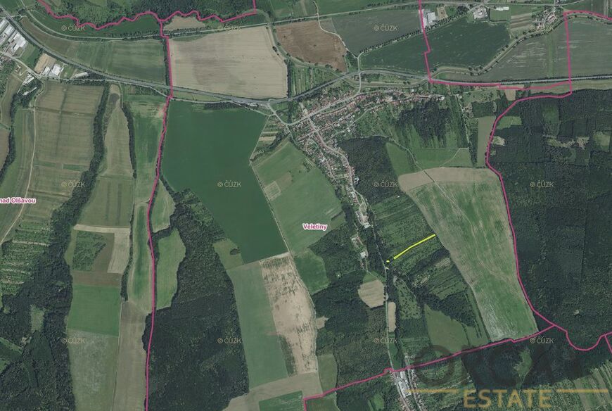 Prodej zajímavých pozemků 1967 m2 v k. ú. Veletiny