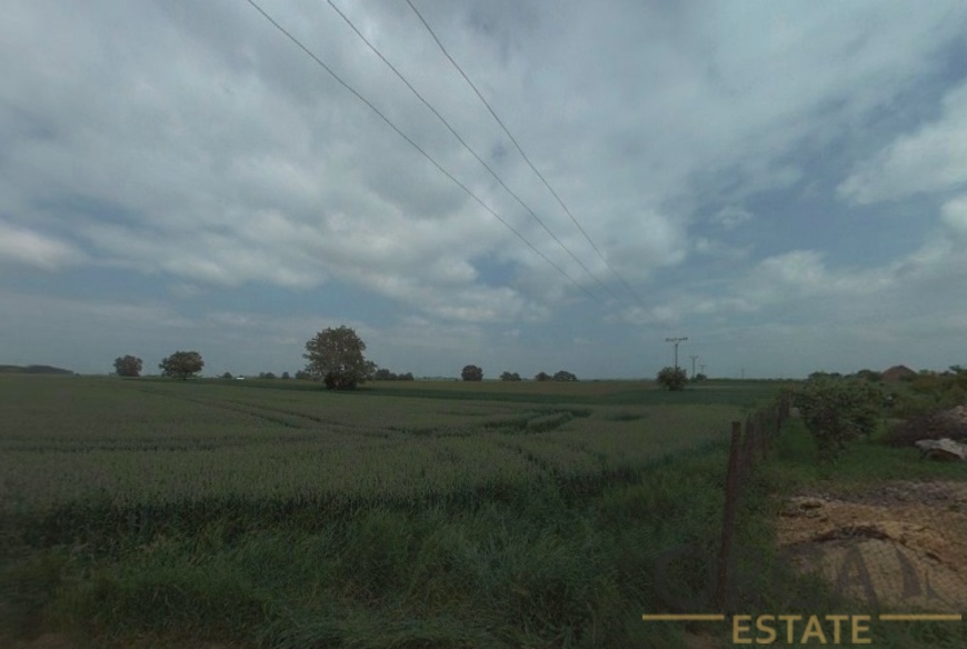 0,9 ha pozemků v k.ú. Hrušky