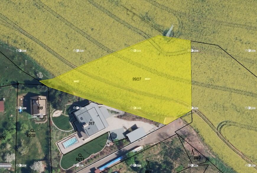 Babí u Náchoda (2438 m2)