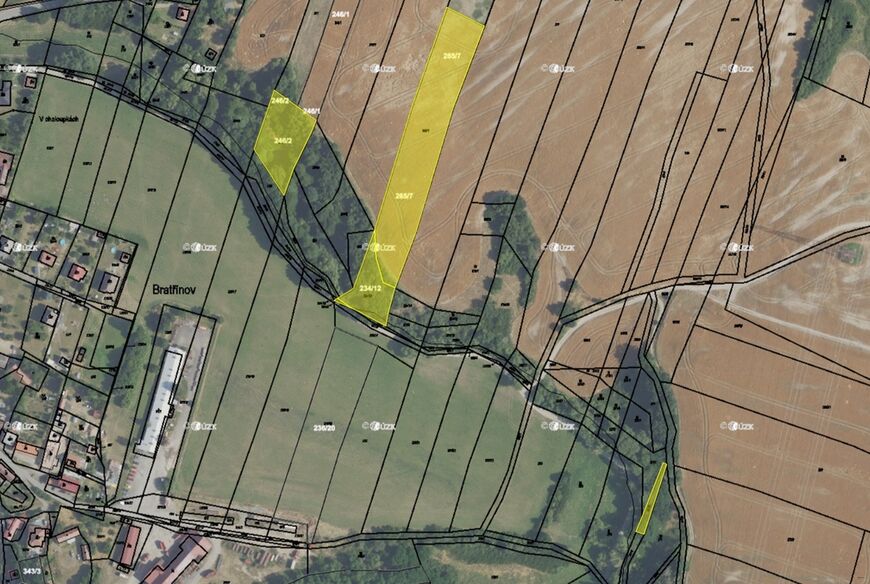 Bratřínov (8 413 m2)