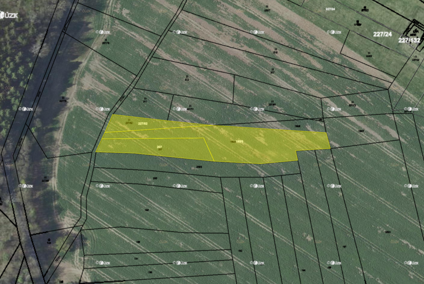 Černé Voděrady (5 057 m2)