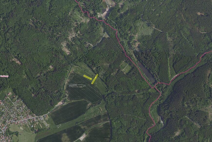 Černé Voděrady (3 381 m2)