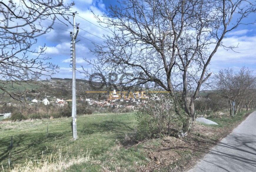 Zajímavý pozemek o výměře 2416 m2 v k. ú. Osvětimany