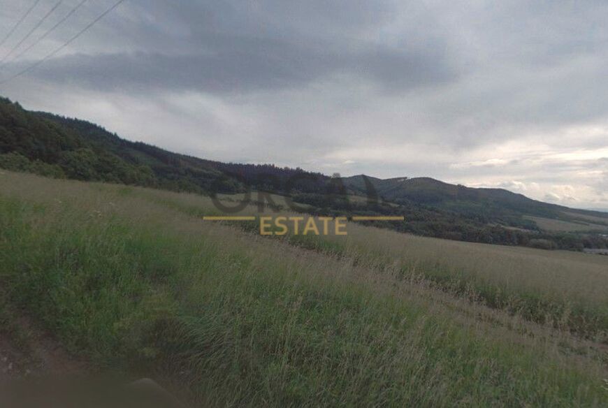 0,5 ha pozemků v k.ú. Slavkov pod Hostýnem